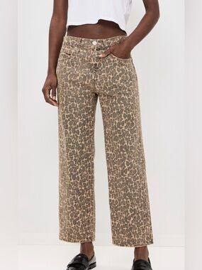 AMO Billie Mid Rise Straight Leg Leopard Print Jeans Women's 28 Cropped